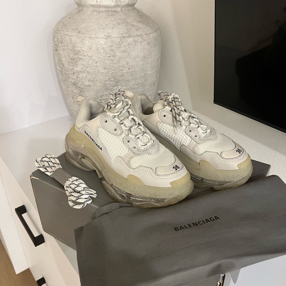 Balenciaga Triple S Clear Sole Sneaker in White Beige Size 36 DUFFLE BAG AND BOX